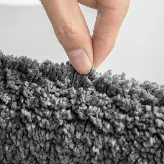 Extreem absorptievermogen: de deurmat is gemaakt van zachte microvezel met een hoge hydroscopiciteit om te voorkomen dat de vloer nat wordt.