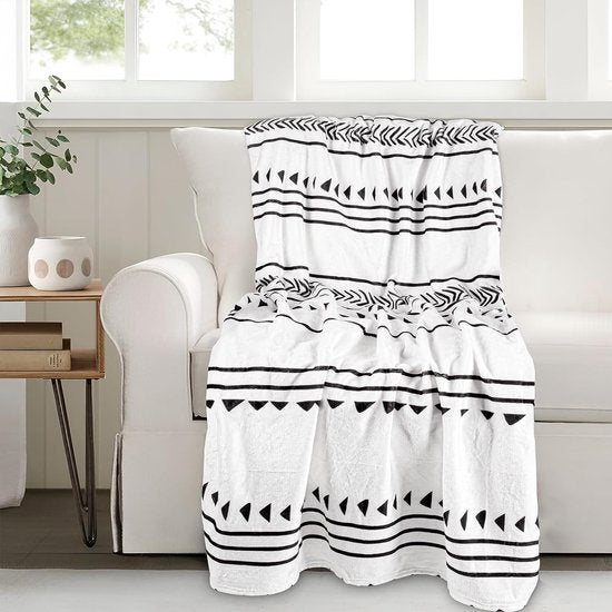 Fleecedeken, 127 x 152 cm, zachte en warme knuffeldeken, pluizig, ademend, kreukvrij winterdeken, bankdeken voor bank, bed, slaapkamer, woonkamer, kantoor - geometrisch