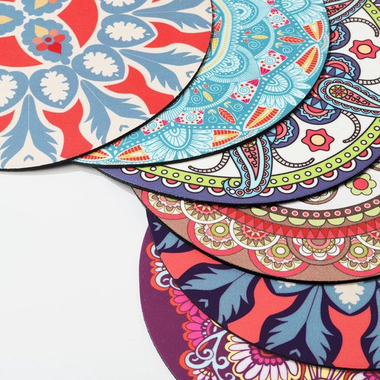 Placemats en onderzetters set van 6, diameter 22 cm, ronde mandala placemats, warmte-isolatie, wasbaar, antislip rubberen placemats voor de eettafel, keuken