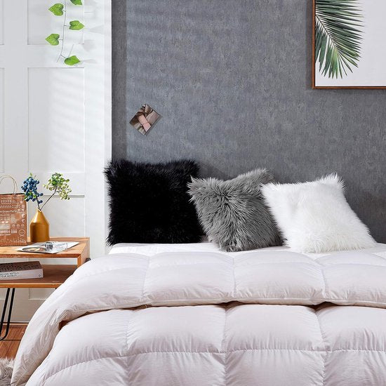 Schapenvacht Kussen - Imitatiebont Lamsvacht, Schapenvel Imitatievacht - Kunstbont Slaapkamer Woonkamer - Wasbaar Bont, Decoratiebont - Donkergrijs - 43 x 43 cm Kussen