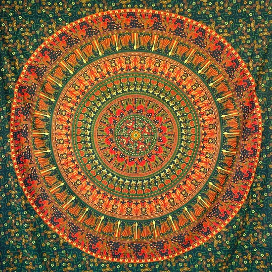 Oosterse geest: ons esthetische wandtapijt, ontworpen door Indiase ambachtslieden, vult het huis met positieve energie