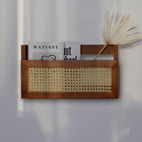 Wandgemonteerde tijdschriftenstandaard met PE-rotan rooster, afmetingen 44 x 24 x 10 cm, krantenhouder, wandorganizer voor entree, woonkamer, wachtkamer, kinderkamer, kantoor (bruin)