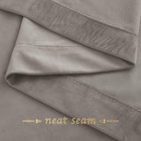 Productdetails: Verkocht als twee stuks fluwelen gordijnen. Hoogte 260 cm x breedte 132 cm per stuk. (De hoogte wordt gemeten vanaf het bovendeel van de inslagringen.