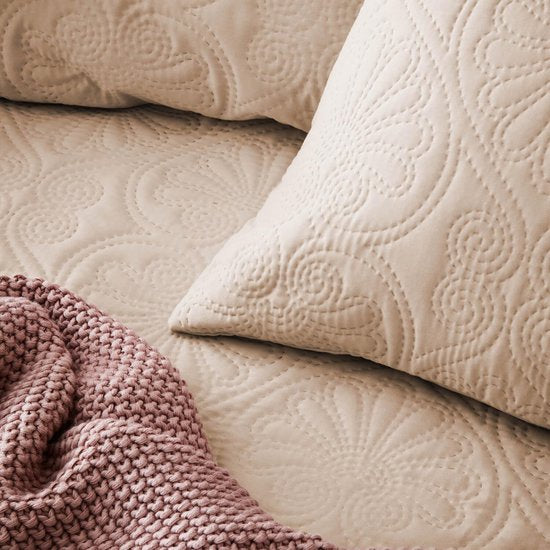 Elegante sprei in beige 220 x 240 cm Veelzijdige deken als bedsprei of banksprei voor bed- en bankquiltstijl Ideaal als sprei