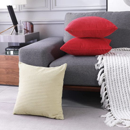 Deconovo Gestreepte Corduroy Kussenhoes Kerst met Verbogen Rits, 45x45 cm, Rood, Fluwelen Kussenovertrekken voor Bank, Woonkamer, Vierkante, set van 2