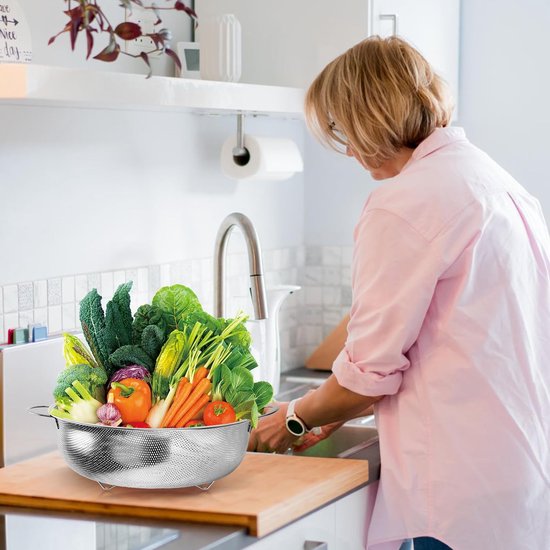 Keukenzeef, set van 3, roestvrijstalen pastazeef, microgeperforeerde keukenzeef, metalen zeef, roestvrijstalen vergiet voor pasta, fruit, rijst, groenten - 16/22/28 cm