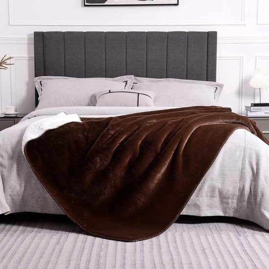 Luxe fleece deken, 600 g/m², ultra zacht en warm knipperend, lichte pluche deken voor slaapbank, herfst, winter en lente, 150 x 200 cm, bruin