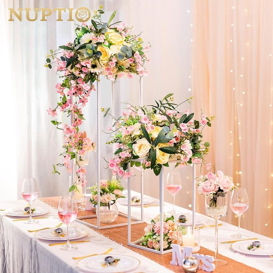 2 witte vazen voor bruiloftsborden, metalen bloemenvloervaas, zuilbloemenstandaard, bloemenvaas van 80 cm hoog met geometrisch patroon, rechthoekig bloemenrek voor bruiloftsdecoratie.