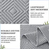 van fleece, 150 x 200 cm, beige, decoratieve franjes aan de randen.