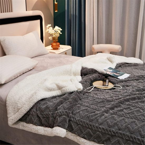 knuffeldeken, hoogwaardige schapendeken, super zachte fleecedeken als bankdeken, sprei of woondeken, bankdeken, sprei, donkergrijs, 150 x 200 cm