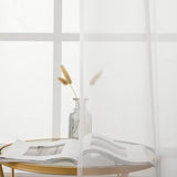 Afmeting: 260 cm x 140 cm (H x B). Aantal: 2 stuks in een verpakking. Materiaal: Elk gordijn is gemaakt van 100% polyester.