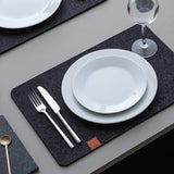 Vilten placemat met antislip achterkant, 6 wasbare placemats en 6 speciale glaszetters, groot, afwasbaar en afwasbaar, machinebestendig, design placemats
