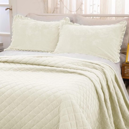 3-delige sprei: de sprei bestaat uit een dekbed van 220 x 240 cm en een kussensloop van 50 x 75 cm.