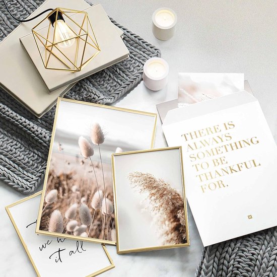 Premium posterset zonder fotolijst | 2 x DIN A3 & 4 x DIN A4 - ca. 30x42 & 21x30 | Stijlvolle postercollages met bijpassende prints als wanddecoratie » Oplettend Beige Strand «