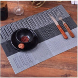 Set van 6 placemats, 30 x 45 cm, antislip, afwasbaar, gemaakt van pvc, hittebestendig, kwetsbaar en wasbaar, voor keuken en eetttafel