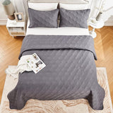 sprei bevat: 1 x 240 x 260 cm sprei en 2 x 50 x 75 cm kussenslopen, zeer standaardformaat