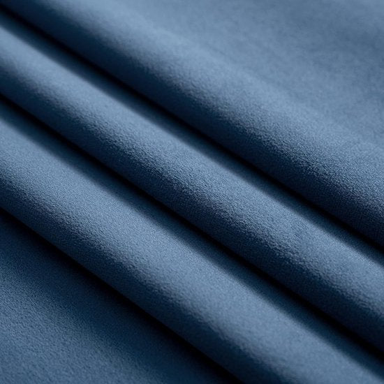 Pauwenblauw 2 panelen, zacht, fluweel, verduisteringsgordijn, thermogordijn, temperatuurinstelling, met oogjes, voor slaapkamer, woonkamer, elegante decoratie, 140 x 175 cm