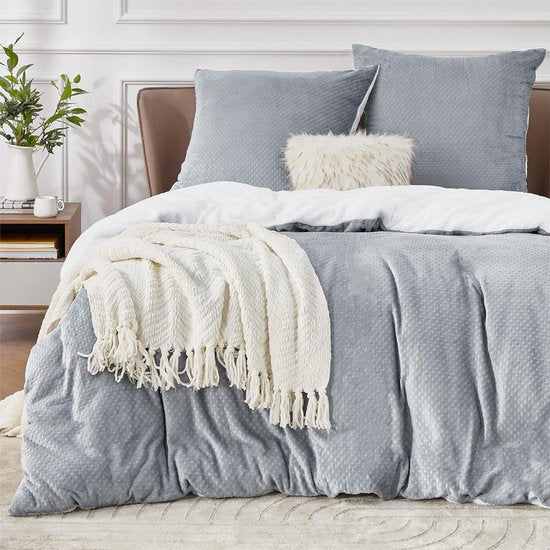 Fluffy Bed Linen 200 x 200 cm Grey - Winter Duvet Cover Fleece with 2 Pillowcases 80 x 80 cm, Warm Bedding Sets with Zip, Cuddly Waffle Pique Winter Bed Linen for Double Bed