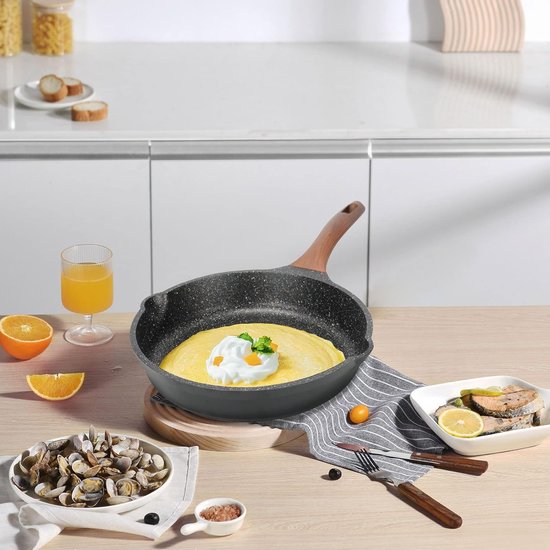 Koekenpan met antiaanbaklaag, 20 cm, granieten pannen, antiaanbaklaag, gecoate pan voor gasfornuis, inductie. Translation: Frying pan with non-stick coating, 20 cm, granite pans, non-stick coating, coated pan for gas stove, induction.