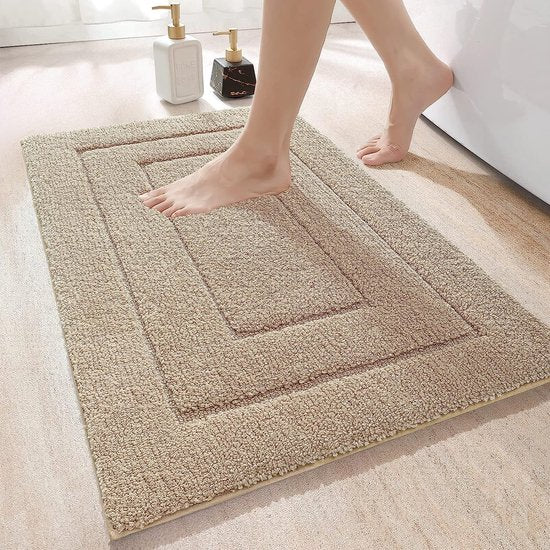 Badmat, antislip, zacht badkamertapijt, waterabsorberende badmat, machinewasbaar, badmat voor douche, bad en toilet, beige, 40 x 60 cm