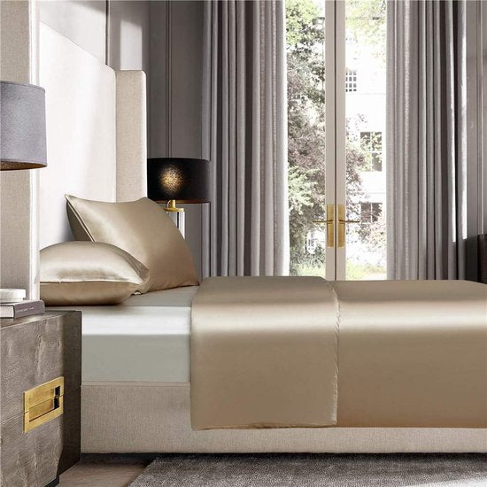 Satijnen beddengoedset, 135 x 200 cm, goudkleurig, 2-delig, luxe, aangenaam dekbedovertrek met ritssluiting en kussensloop 80 x 80 cm