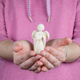 "Klassieke beschermengel van arvenhout, met hart, hoogte 9 cm, cadeau voor doop of Kerstmis, handwerk" "Klassieke beschermengel gemaakt van arvenhout, met een hart, hoogte 9 cm, cadeau voor doop of Kerstmis, handgemaakt"