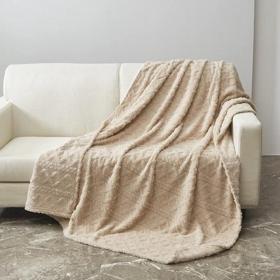 Knuffeldeken, 150 x 200 cm, woondeken, lamsdeken, wollige zachte sofadeken, fleecedeken, warme knuffeldeken voor bed, bank, beige