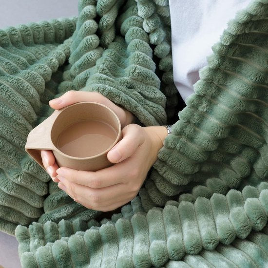 Knuffeldeken, fleecedeken, flanel, deken, effen, woondeken, sofadeken, wollig, microvezel, sprei, bankdeken, deken voor bed, bank, slaapkamer, kantoor, 150 x 200 cm, matcha groen
