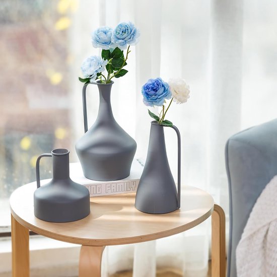 Metalen blauwe vaas met handvat, Scandinavische smalle halzen, modern, cilindrische bloemenvaas voor pampasgras, kunstbloemen, droogbloemen, decoratieve vazen voor tafeldecoratie, woonkamer.