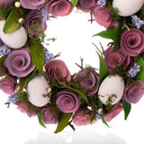 Paaskrans met bloemen van hout en eieren, decoratieve tafelkrans, deurkrans met hanger, stijlvolle paasdecoratie. Translation: Paaswreath met bloemen van hout en eieren, decoratieve tafelwreath, deurwreath met hanger, stijlvolle paasdecoratie.