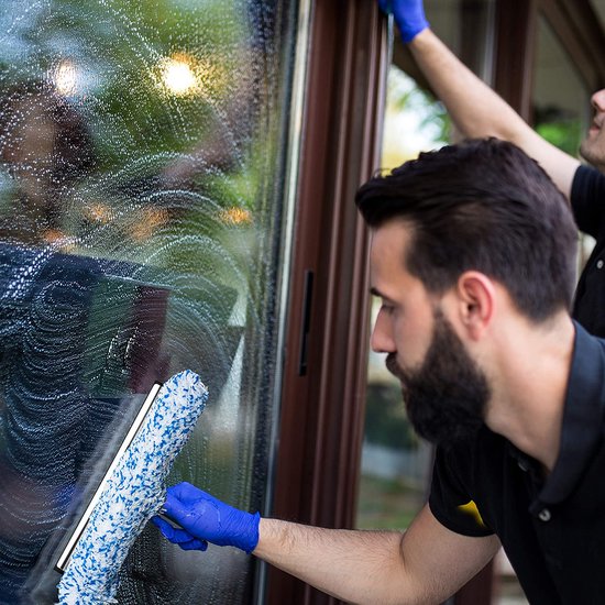 Profis Raamtrekker met geïntegreerd microvezeldoek, verkrijgbaar in 3 matten: 25 cm, 35 cm en 45 cm, inclusief een gratis monster van een professionele glasreiniger, 35 cm