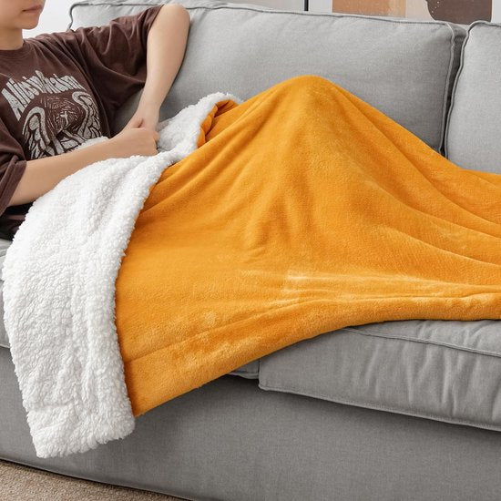 Knuffeldeken, wollige deken, fleecedeken, woondeken, warme Sherpa bankovertrek, deken, wollig, microvezel, sprei voor bed, bank, slaapkamer, kantoor, 150 x 200 cm, geel