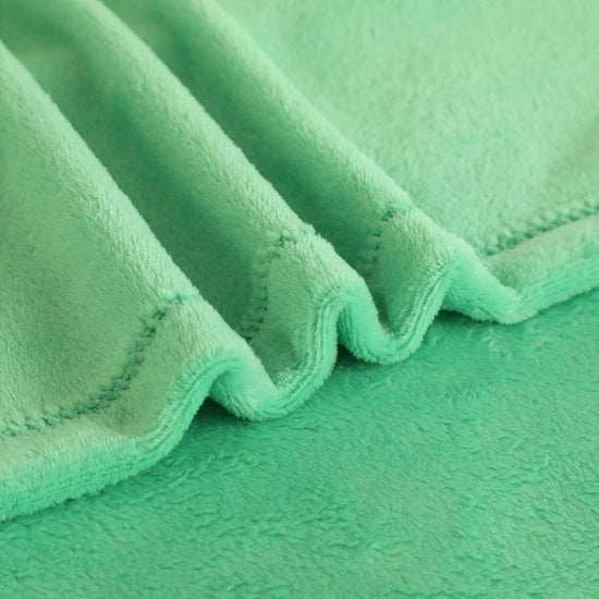 Fleecedeken/knuffeldeken - flanel, extra zacht en warm - kreukbestendig/verkleurt niet, te gebruiken als bedsprei of deken op de bank - 150 x 200 cm - Appelgroen