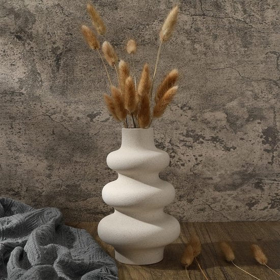 Vaas voor pampasgras, wit, keramische vaas, moderne decoratieve kunstvaas, handgemaakte vaas, mat, donut, spiraal