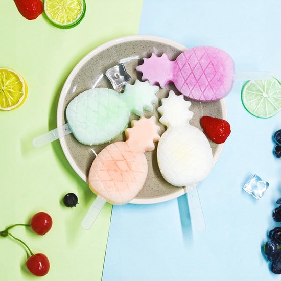 Set van 6 siliconen ijsvormpjes, stapelbare ijsvormpjes, diverse kleuren, ijsvormpjes, set BPA-vrije ijsvormpjes met deksel, ijsvormpjes (3 ananas + 3 aardbei)