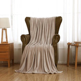 Fleecedeken/knuffeldeken - flanel, extra zacht en warm - kreukbestendig/verkleurt niet, te gebruiken als bedsprei of deken op de bank - 150 x 200 cm - Beige