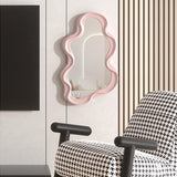 Onregelmatige frame wandspiegel, decoratieve spiegel, make-up spiegel, ijdelheidsspiegel voor badkamer, woonkamer, slaapkamer (roze)