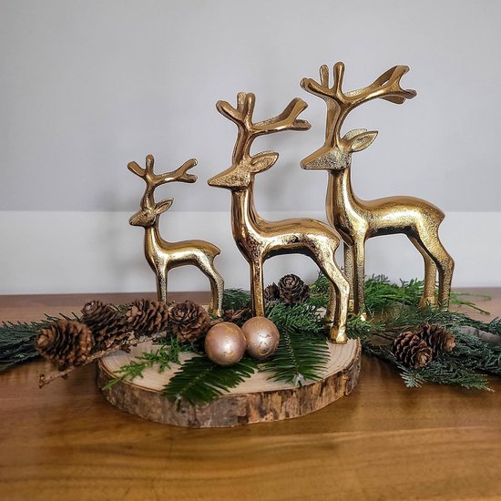 Decoratieve Rendier Kerstdecoratie Hert Aluminium Goud 15 cm Hoog Decoratieve Kerstdecoratie van een Rendier Hert, gemaakt van goudkleurig aluminium, 15 cm hoog.