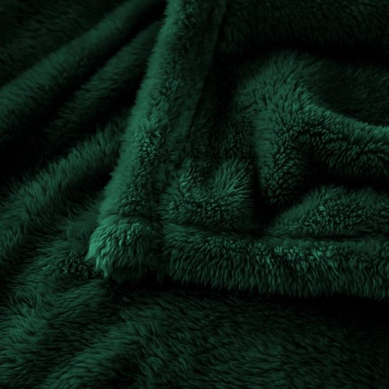 Knuffeldeken 130 x 170 cm, donkergroen, warme pluche deken, fleecedeken, woondeken, bankdeken, superzacht, behaaglijke en aangename microvezel flanellen deken