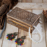 Handgesneden decoratieve houten kist met Keltisch bloemensnijwerk, multifunctioneel gebruik als sieradenopslag, sieradenhouder of horlogedoos, ideaal als cadeau