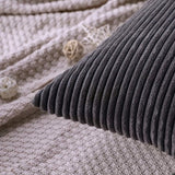 Het pakket bevat 2 x kussenhoezen. (Kussens niet inbegrepen.) Perfect formaat: elke kussenhoes meet 45 x 45 cm