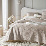 Elegante sprei in beige 200 x 220 cm Veelzijdige deken als bedsprei of banksprei voor bed- en bankquiltstijl Ideaal als sprei fluweel fluweel