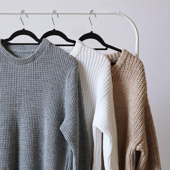 Premium antislip fluwelen hangers - Robuuste fluwelen hangers met stropdashouder - Sterke, ruimtebesparende hangers voor overhemden, jassen, jurken (zwart, 20 stuks)