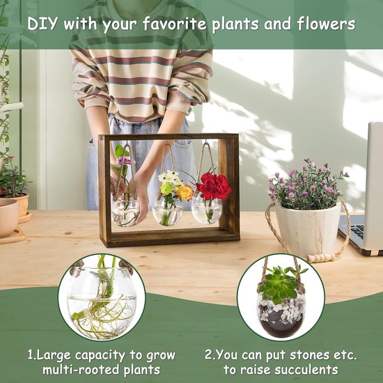 Vaas met vintage houten frame en 3 grote glazen vazen