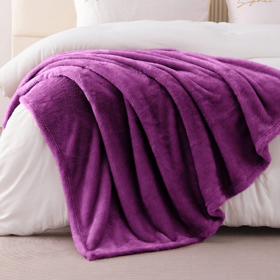 Knuffeldeken 130 x 170 cm, paars, warme pluche deken, fleecedeken, woondeken, bankdeken, superzacht, behaaglijk en aangename microvezel flanellen deken
