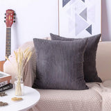 Het pakket bevat 2 x kussenhoezen. (Kussens niet inbegrepen.) Perfect formaat: elke kussenhoes meet 45 x 45 cm