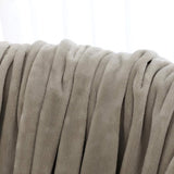 Fleecedeken/knuffeldeken - flanel, extra zacht en warm - kreukbestendig/verkleurt niet, te gebruiken als bedsprei of deken op de bank - 150 x 200 cm - Grijs