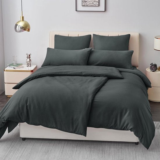 135 x 200 cm, 4-delig (inhoud: 2 dekbedovertrekken 135 x 200 cm + 2 kussenslopen 40 x 80 cm)