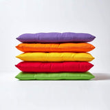 Set van 4 stoelkussens 40 x 40 cm, geel, zitkussen met bandjes en knoopsluiting, effen kussens voor stoelen met overtrek van 100% katoen en zachte polyester vulling