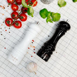 Creative Home Grote Houten Peper en Zoutmolen Wit Zwart| Set van 2 met Mini Houten Lepel | 18 x 5 cm | Beukenhout | Handmatig